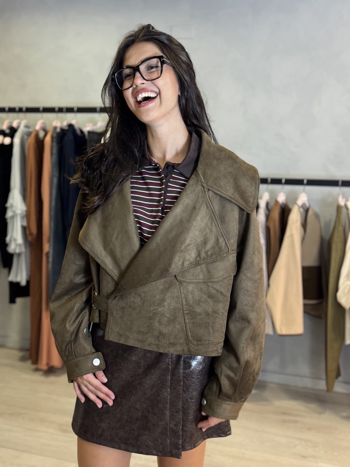 TRENCH CROP IN SUEDE VERDE