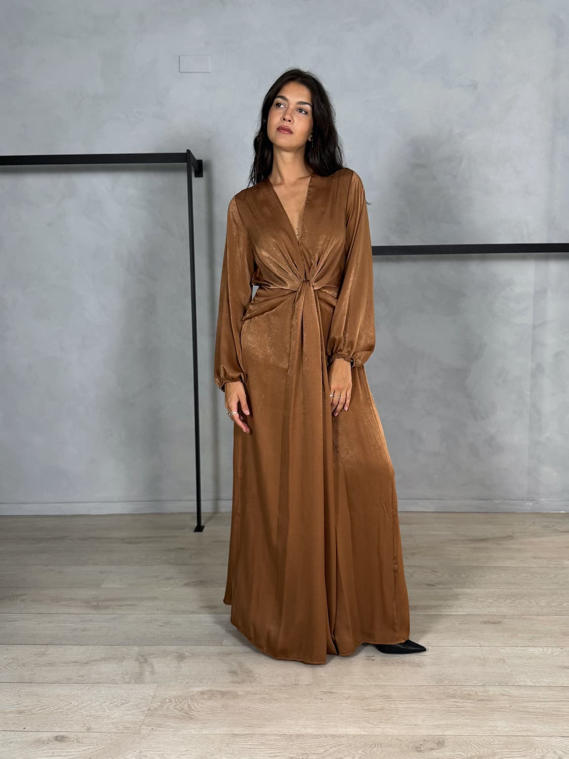 ABITO SATIN CON INCROCIO DAVANTI
