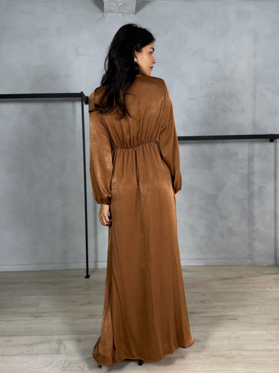 ABITO SATIN CON INCROCIO DAVANTI