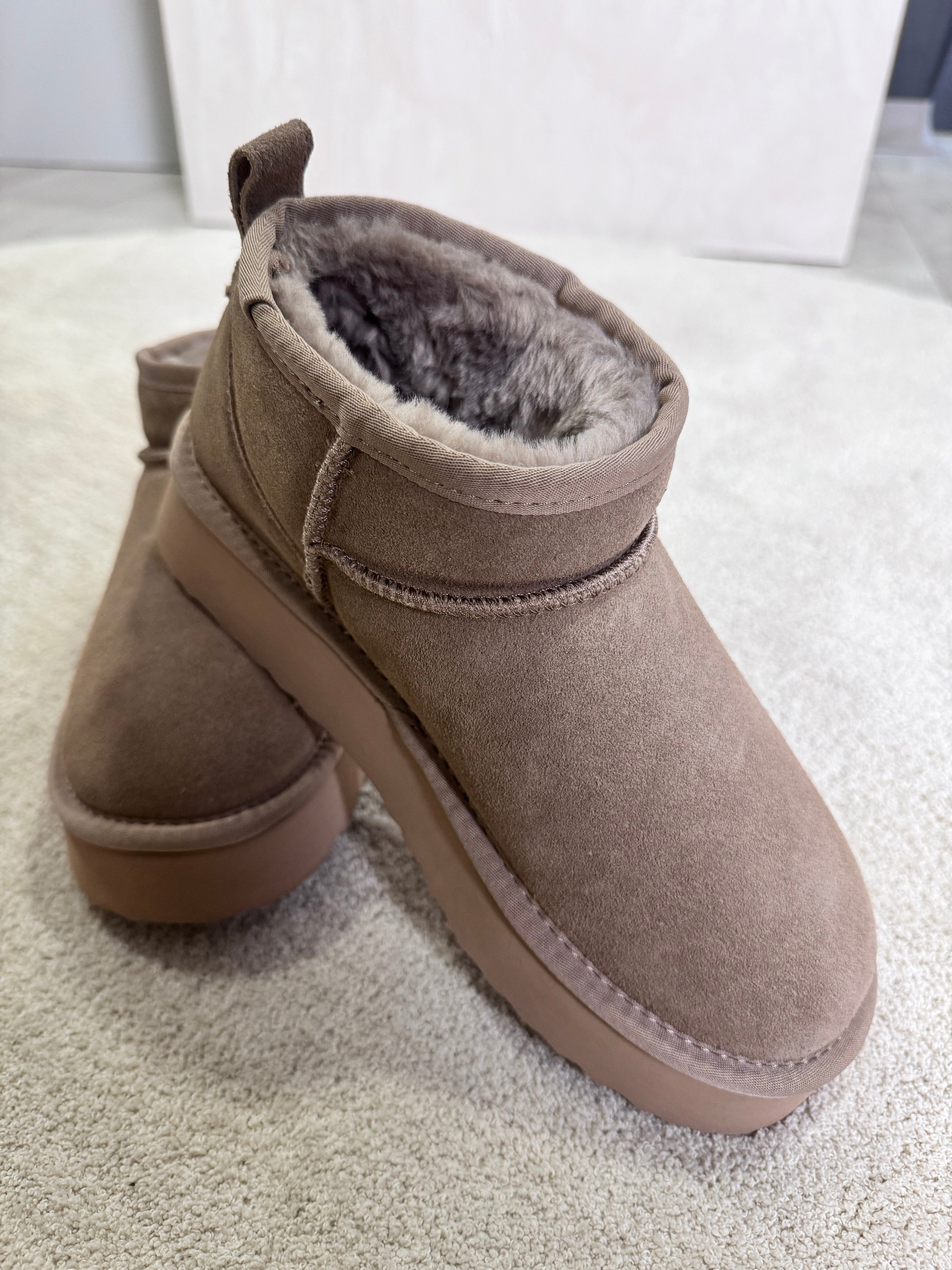 Mini stivaletto montone