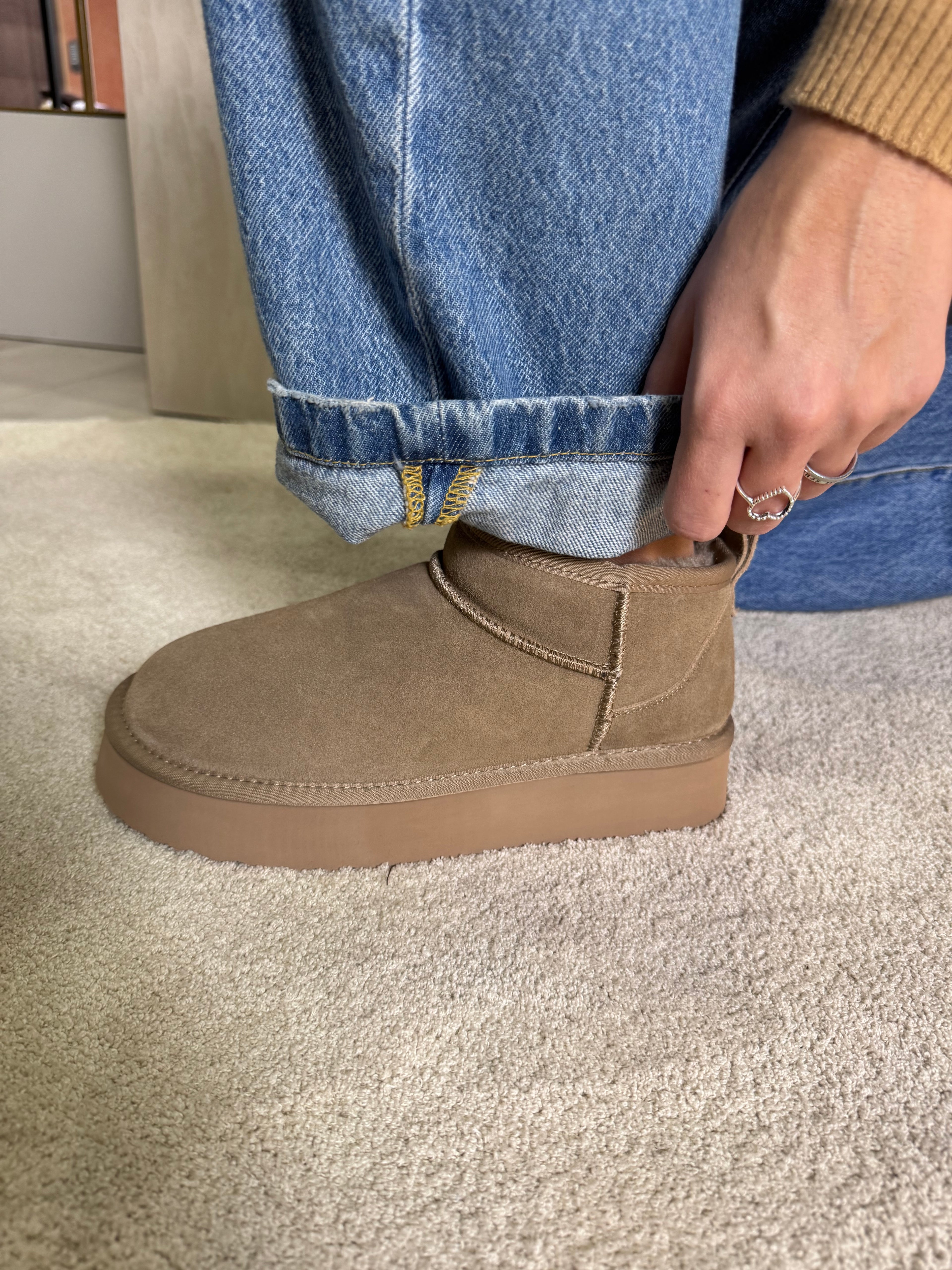 Mini stivaletto montone