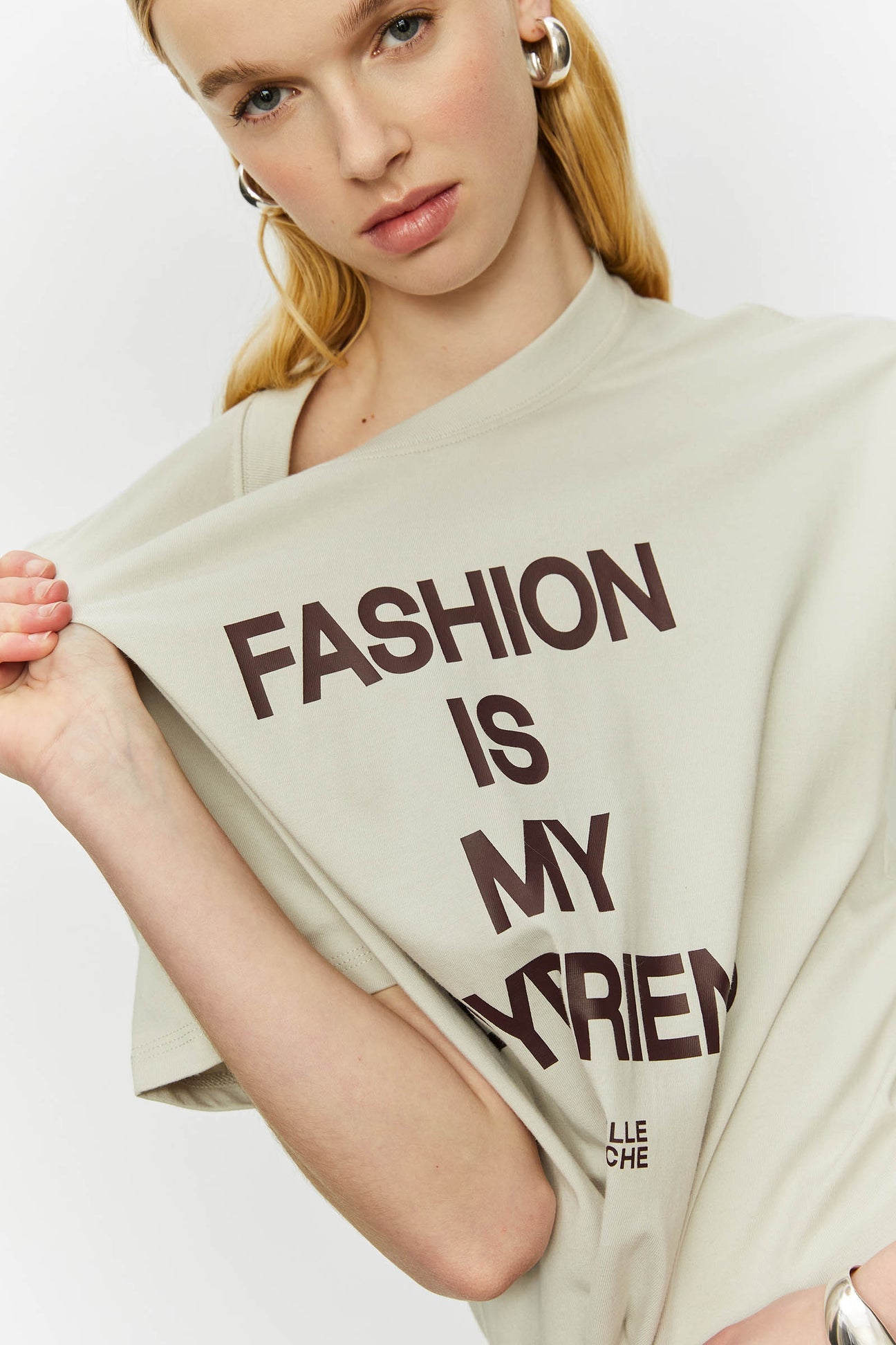 T-SHIRT FASHION IS MY BOYFRIEND