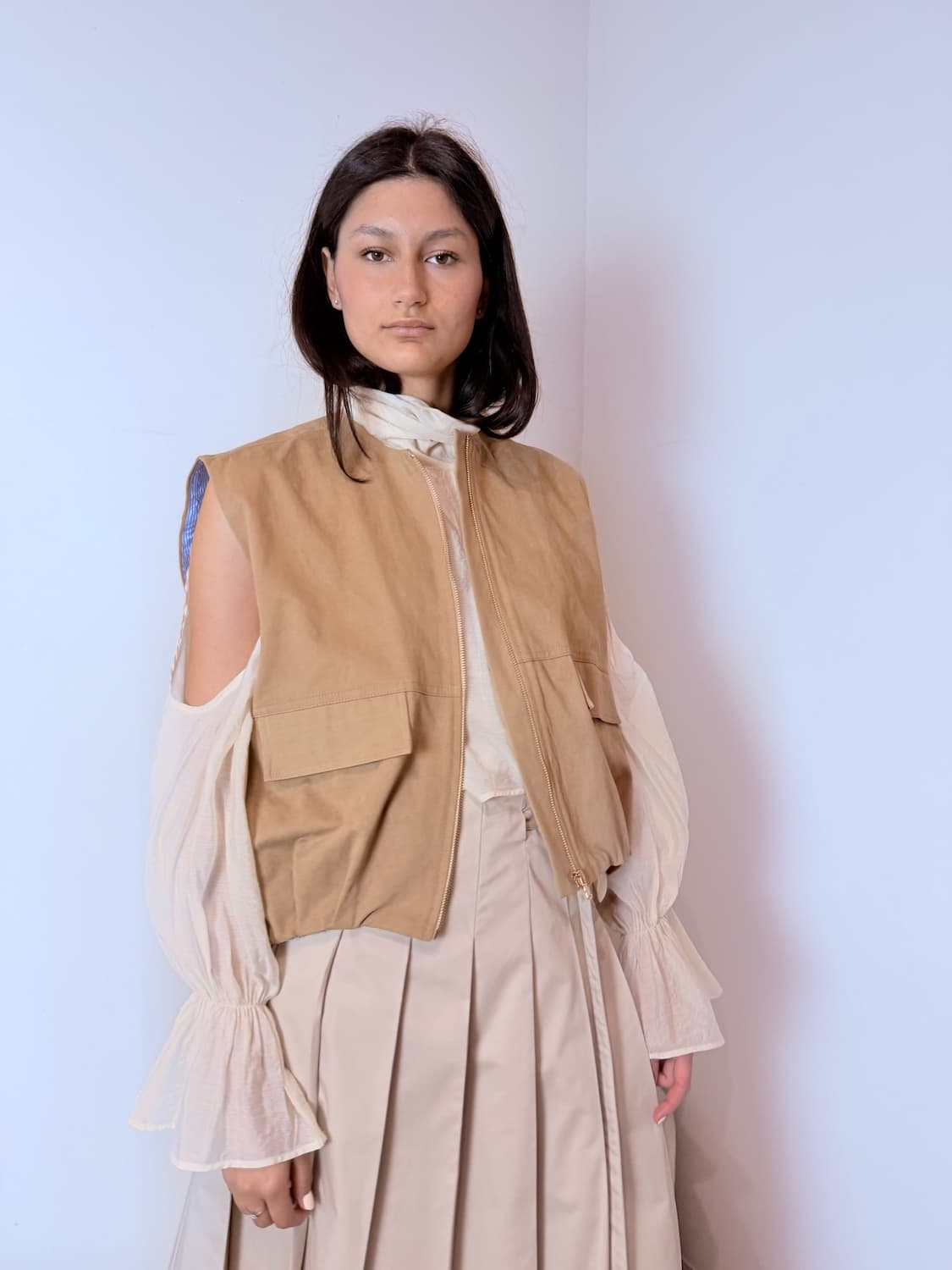 Gilet Over Gabardina