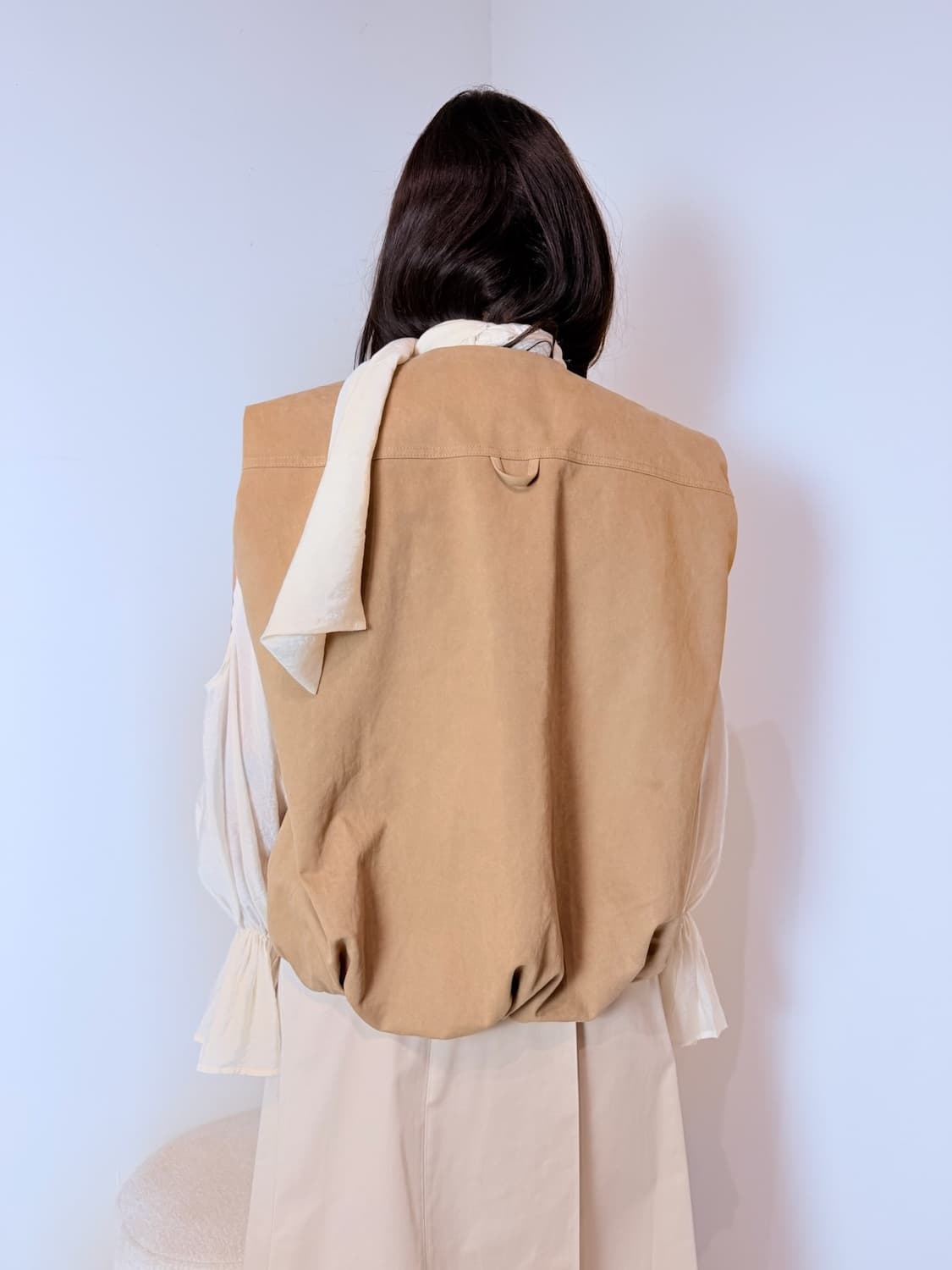 Gilet Over Gabardina