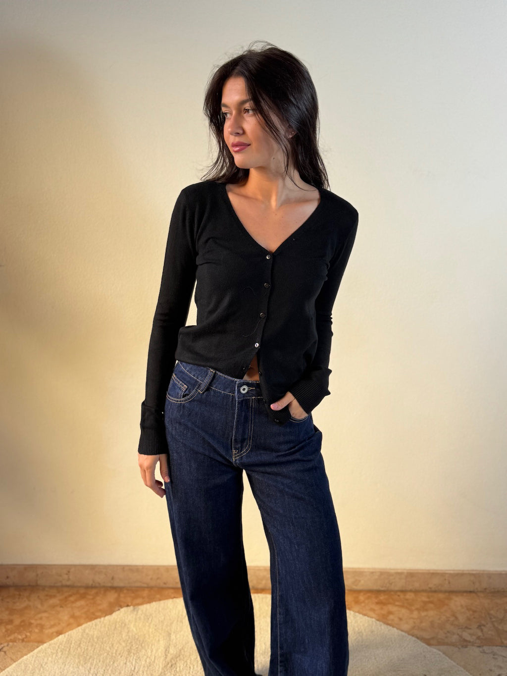 CARDIGAN CON SCOLLO A V