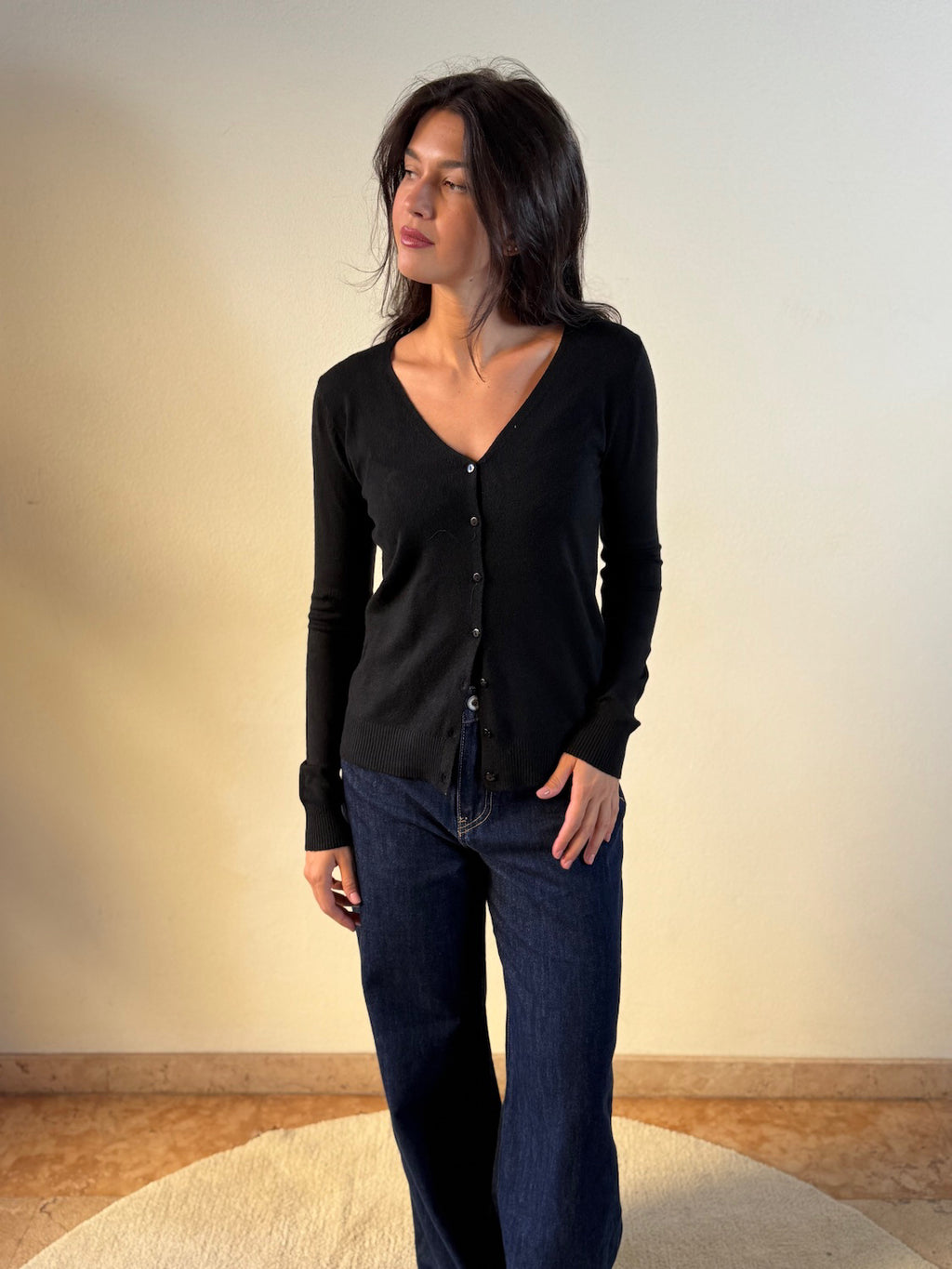 CARDIGAN CON SCOLLO A V